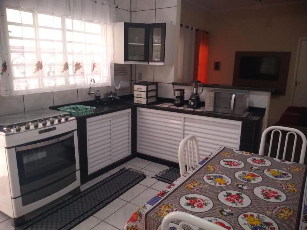 Villa Casa Pra Temporada à Aparecida  Extérieur photo